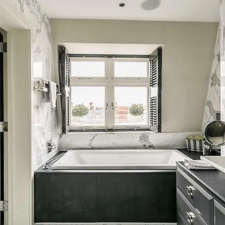 Raamgracht 5bed Apt Apartment *